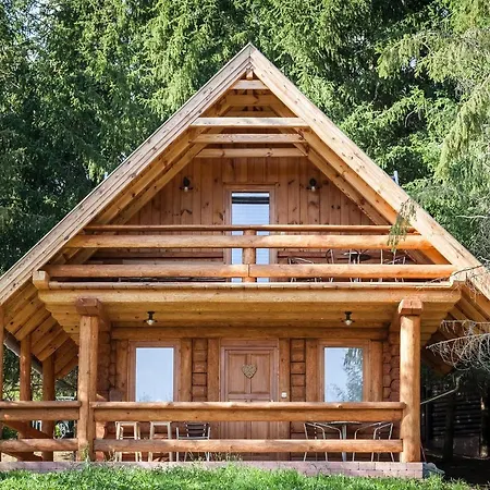 Manka Kisroenkhaz シャレー *