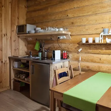 シャレー Manka Kisroenkhaz Ispánk