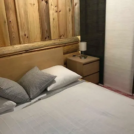 Manka Kisroenkhaz シャレー Ispánk