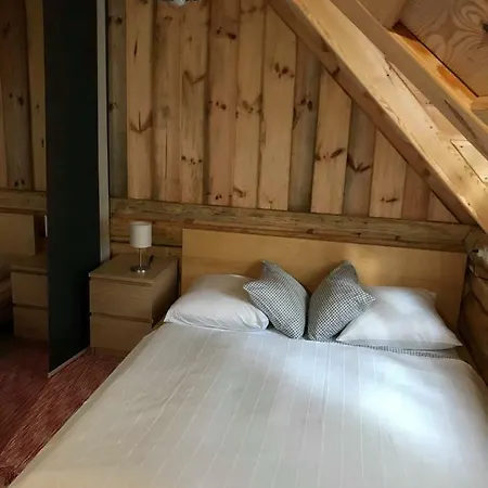 Manka Kisroenkhaz * Ispánk