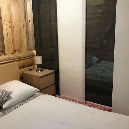 Manka Kisroenkhaz * Ispánk