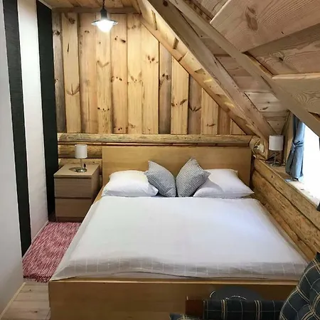 Manka Kisroenkhaz Ispank