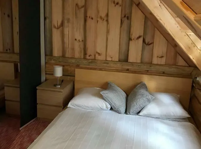 Manka Kisroenkhaz * Ispánk