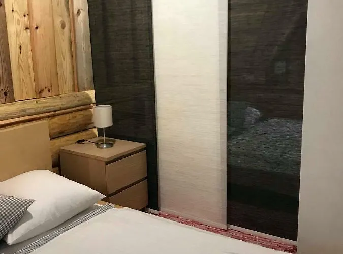 Manka Kisroenkhaz * Ispánk